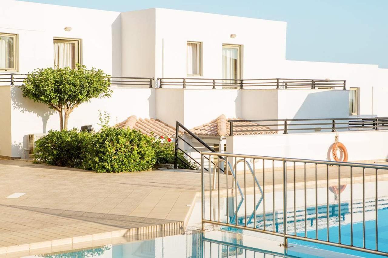 Apladas Hotel Agia Marina Buitenkant foto
