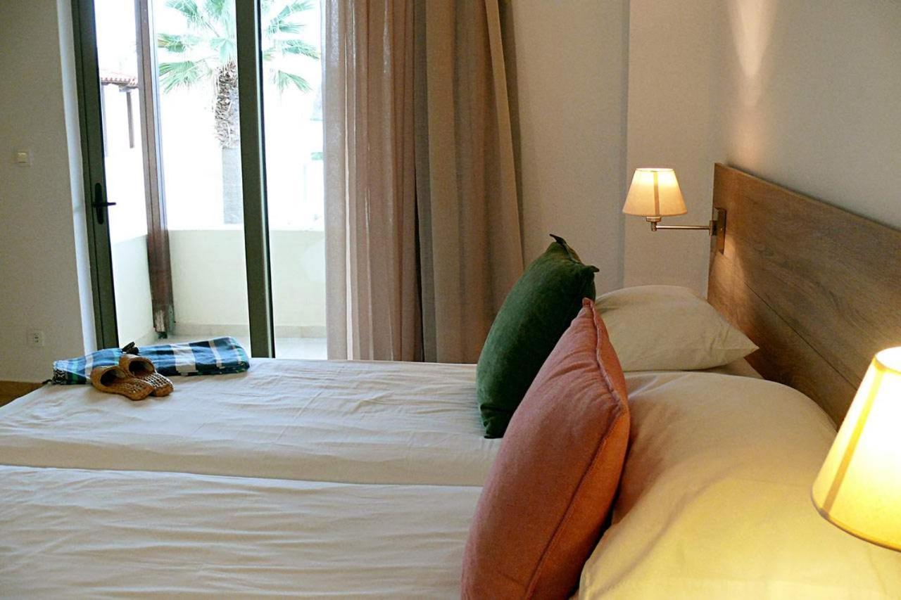 Apladas Hotel Agia Marina Buitenkant foto