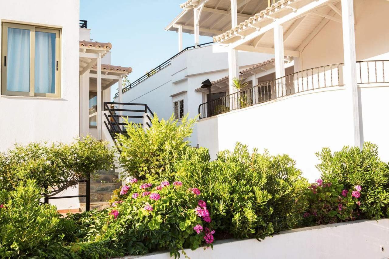 Apladas Hotel Agia Marina Buitenkant foto