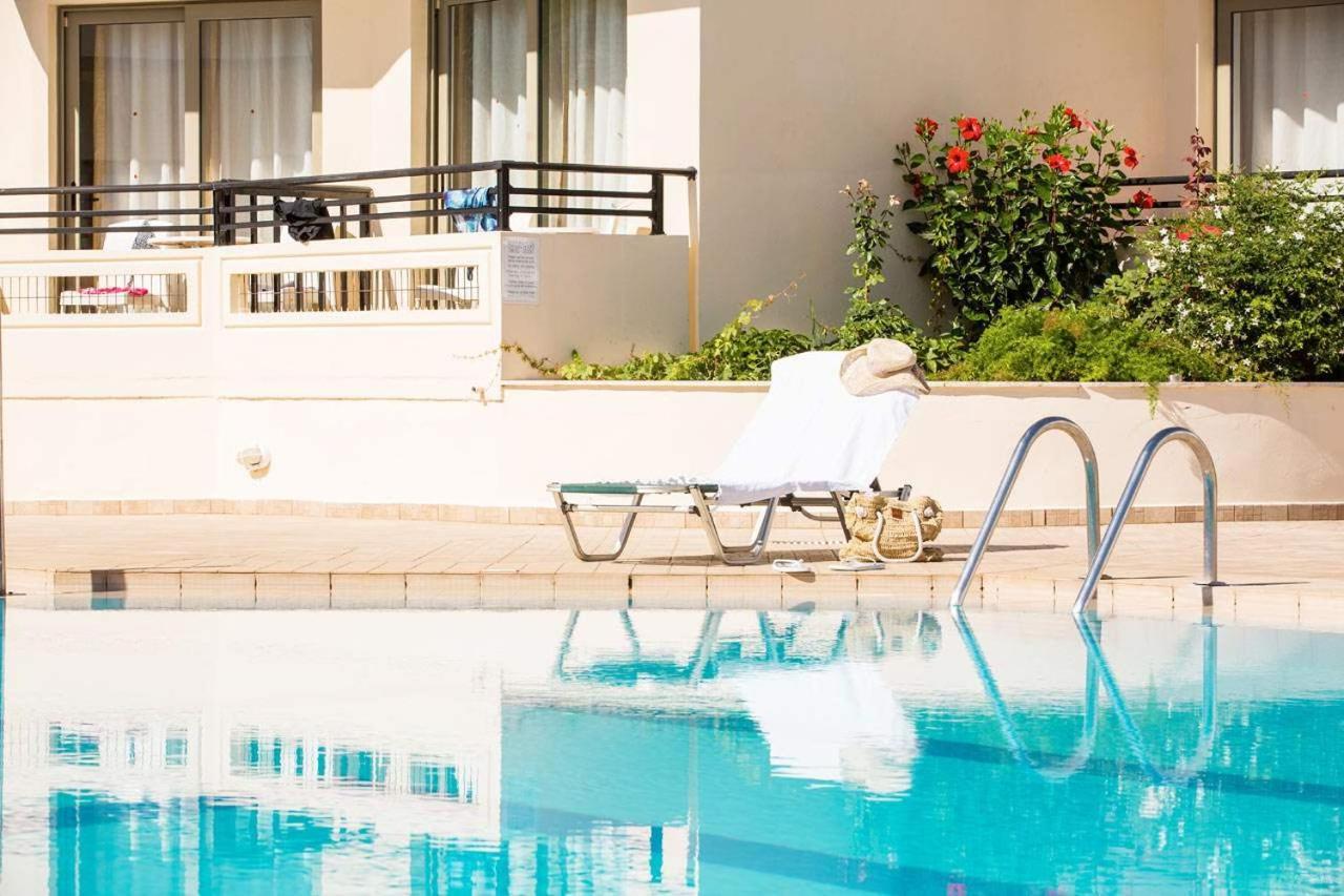 Apladas Hotel Agia Marina Buitenkant foto