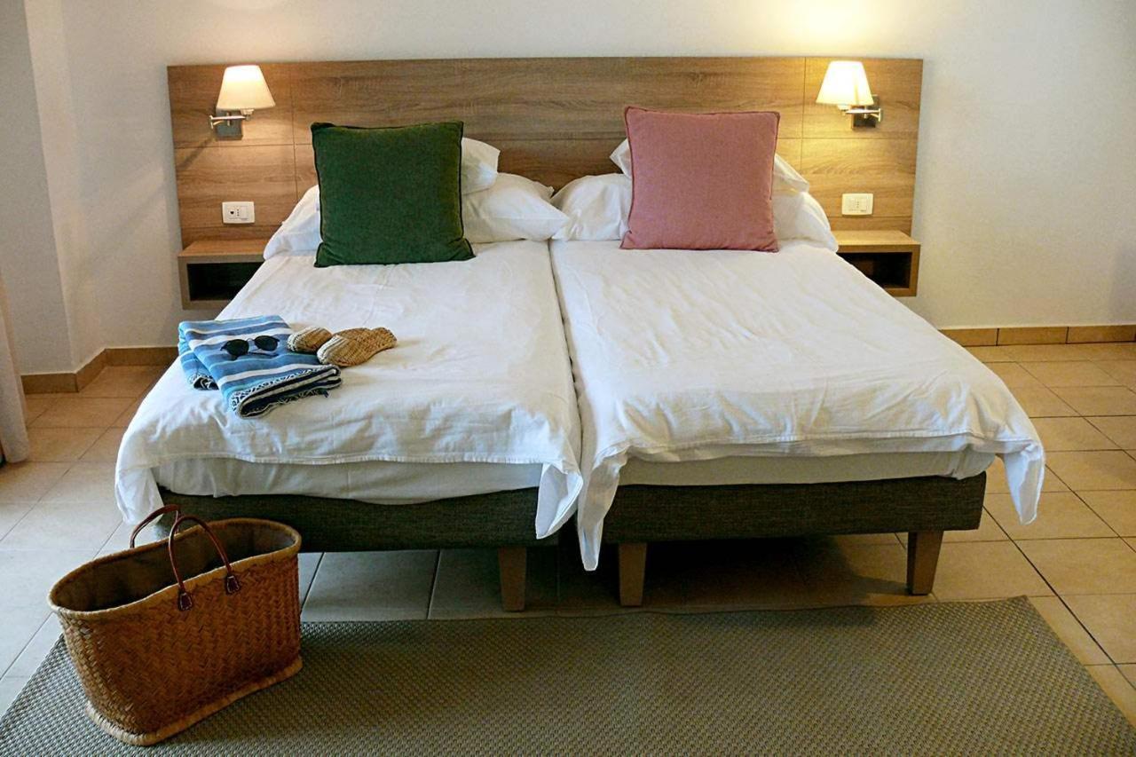Apladas Hotel Agia Marina Buitenkant foto