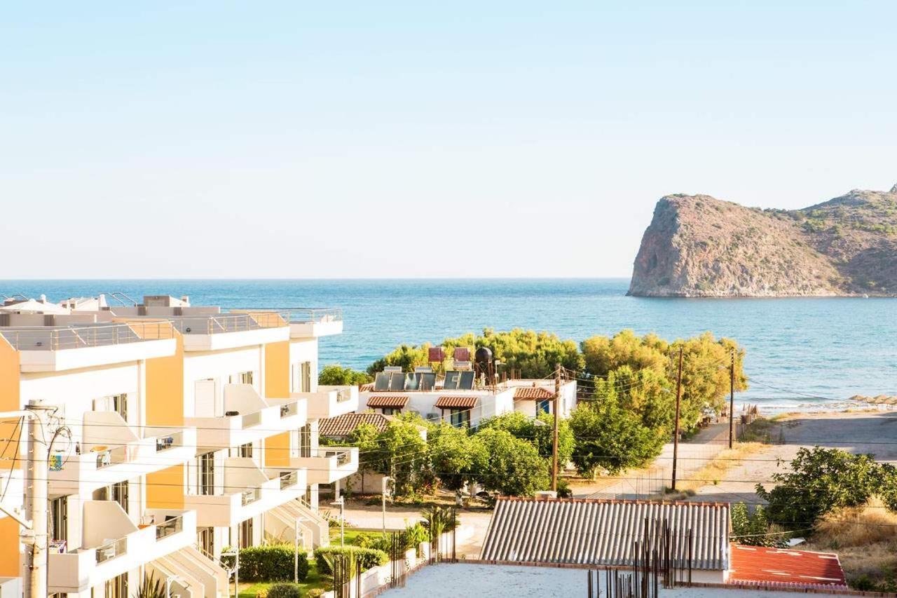 Apladas Hotel Agia Marina Buitenkant foto