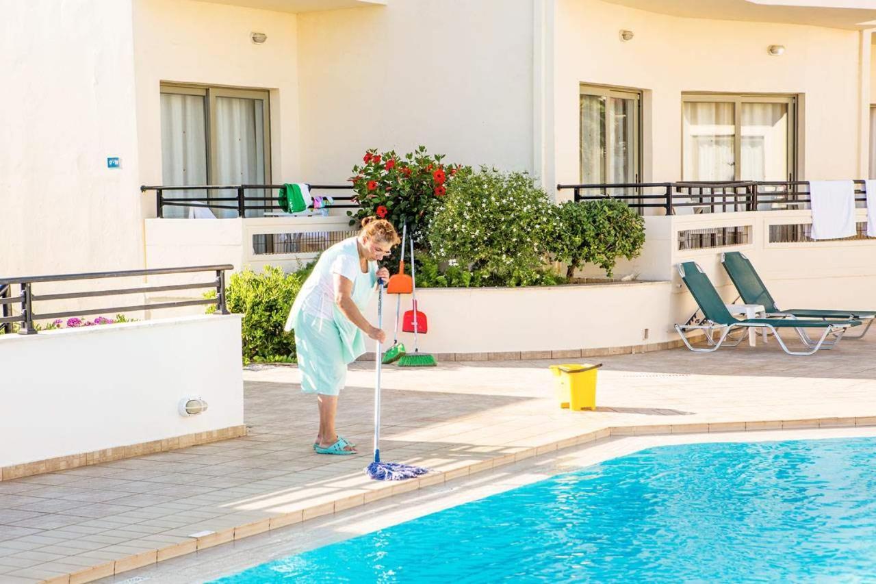 Apladas Hotel Agia Marina Buitenkant foto